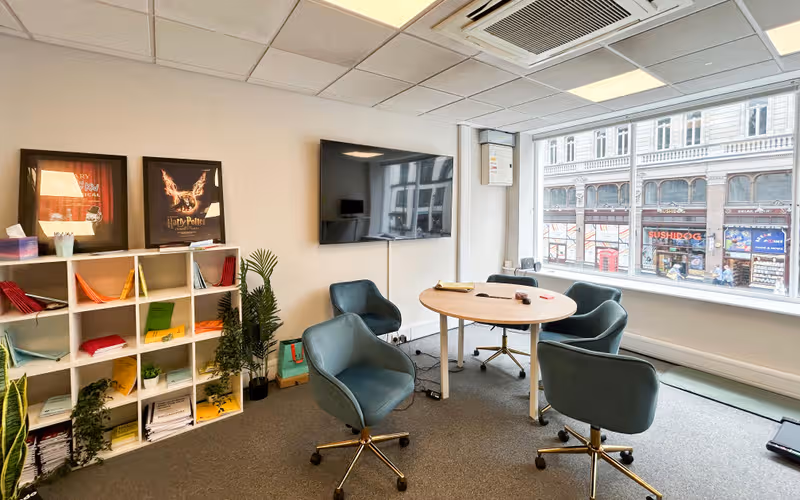 405 Strand, London, 10 DESKS 405 Strand, London image 1