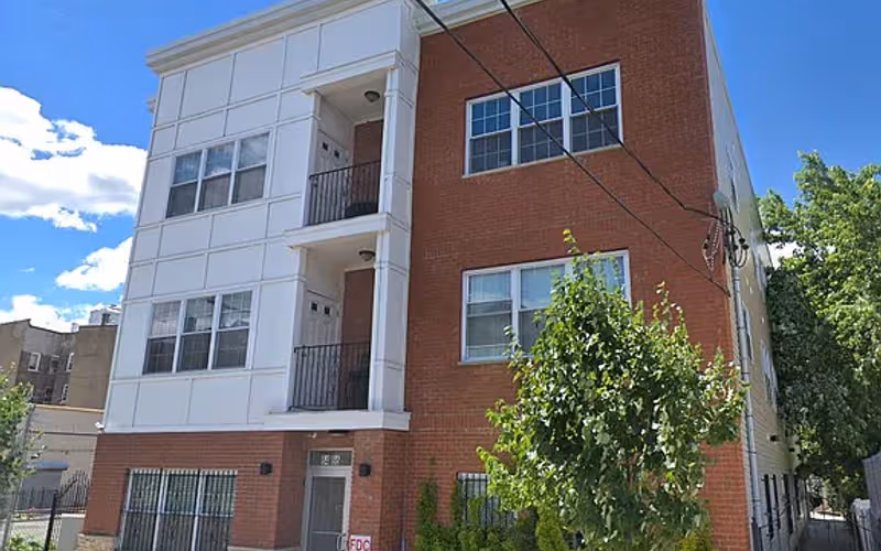 84-86 Astor Street, Newark, 3 DESKS 84-86 Astor Street, Newark image 1