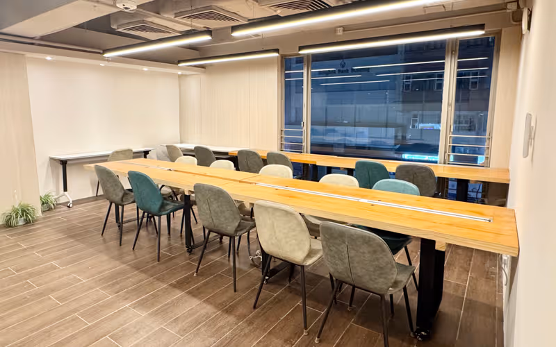 483 Nathan Road, Yau Ma Tei, 4 DESKS 483 Nathan Road, Yau Ma Tei image 1