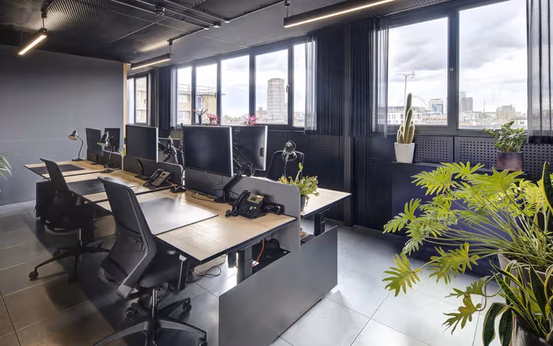127 Great Suffolk Street, Greater London, 18 DESKS 127 Great Suffolk Street, Greater London image 1