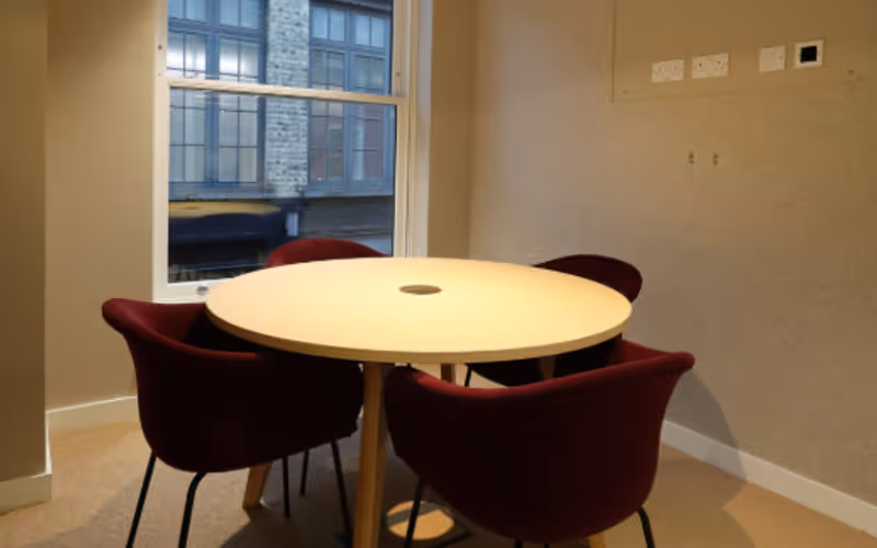 3 Kingly Court Carnaby, London, 30 DESKS 3 Kingly Court Carnaby, London image 1