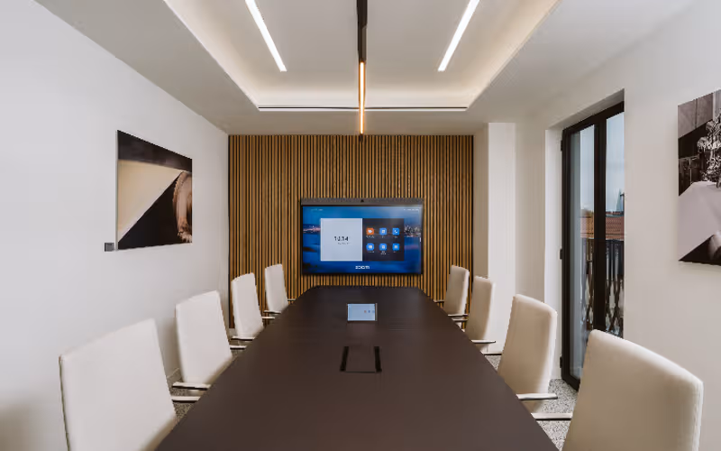 26 St James's Square, London, 15 DESKS 26 St James's Square, London image 1