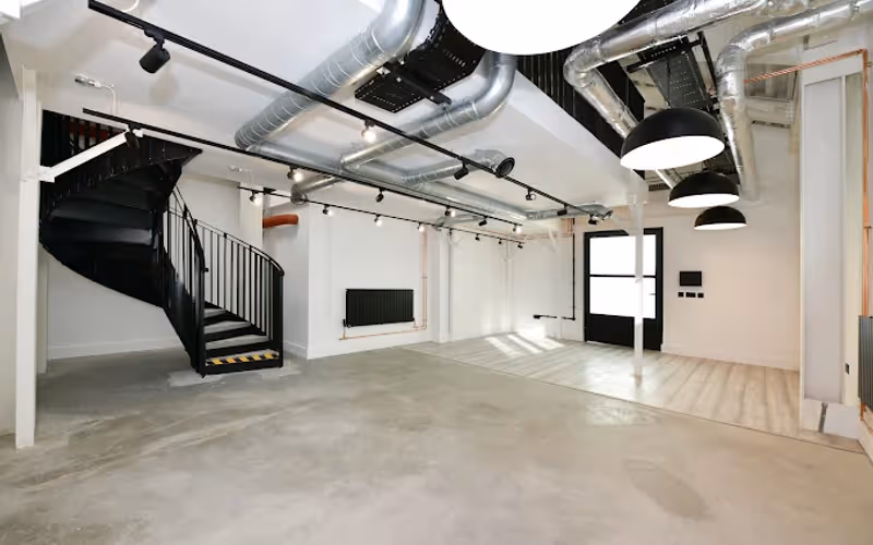 415 Wick Ln Bow, London, 21 DESKS 415 Wick Ln Bow, London image 1