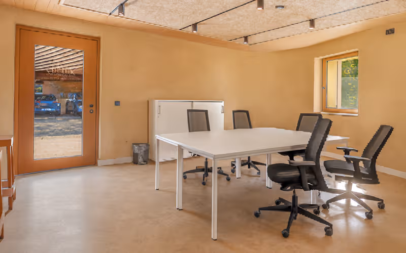 3 Route De L'etraz, Collex-bossy, 4 DESKS 3 Route De L'etraz, Collex-bossy image 1