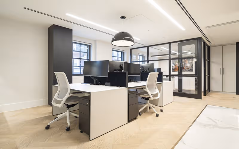 24 Grosvenor Street, Greater London, 10 DESKS 24 Grosvenor Street, Greater London image 1