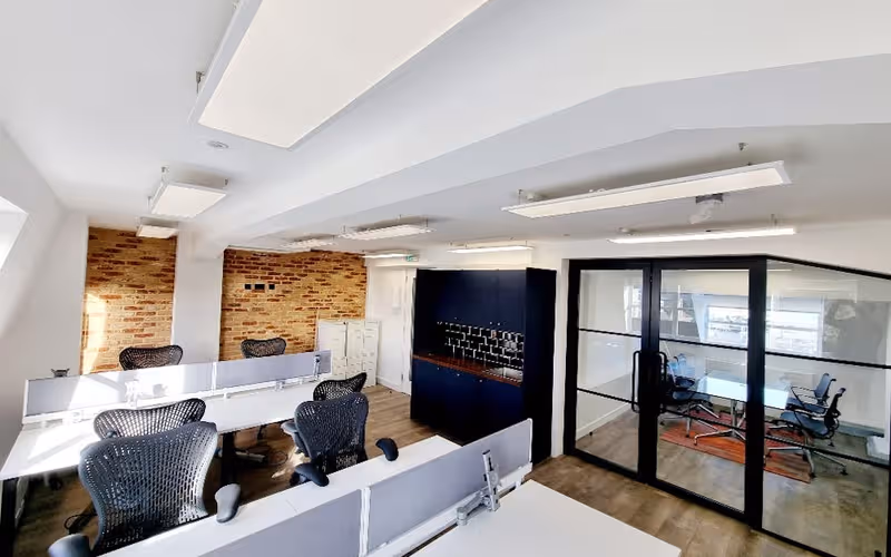 4 Golden Square, Greater London, 16 DESKS 4 Golden Square, Greater London image 1