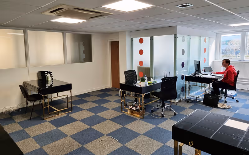 Molly Millars Close, Wokingham, 100 DESKS Molly Millars Close, Wokingham image 1