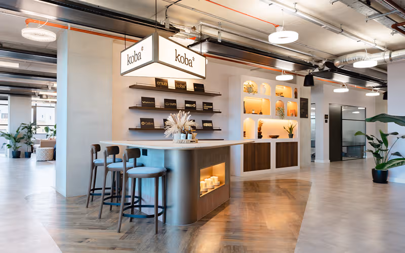 61 Whitechapel High St, London image 1