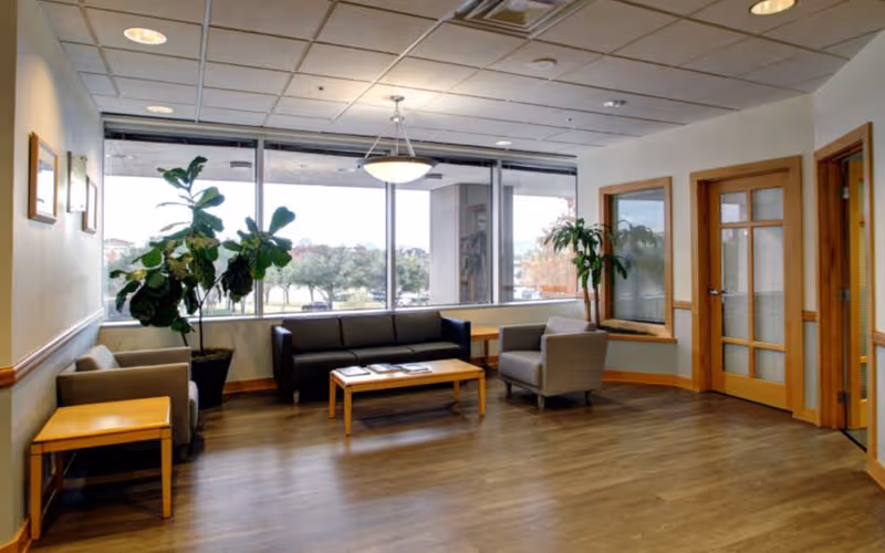 6565 N Macarthur Blvd, Dallas, 2 DESKS 6565 N Macarthur Blvd, Dallas image 1