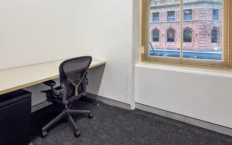 104 Bathurst Street, Sydney, 6 DESKS 104 Bathurst Street, Sydney image 1