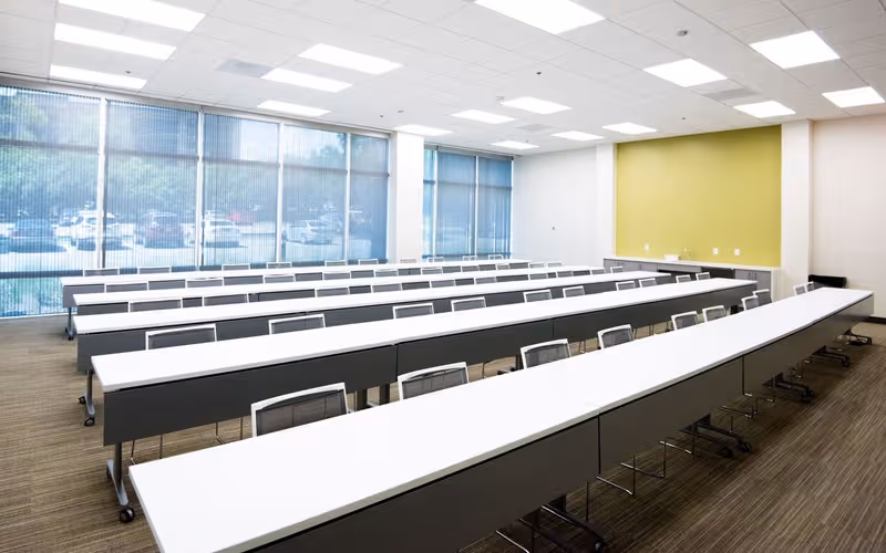 122 W John Carpenter Frwy, Las Colinas, 2 DESKS 122 W John Carpenter Frwy, Las Colinas image 1