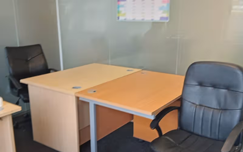 16-20 Clements Road, Ilford, 4 DESKS 16-20 Clements Road, Ilford image 1