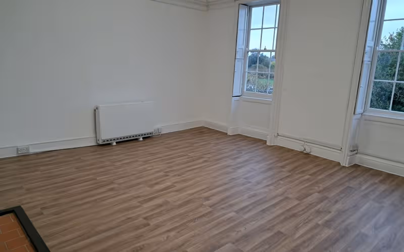 Parkway, Chelmsford Essex, 20 DESKS Parkway, Chelmsford Essex image 1