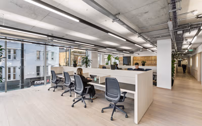20 Fulham Broadway, Greater London, 128 DESKS 20 Fulham Broadway, Greater London image 1