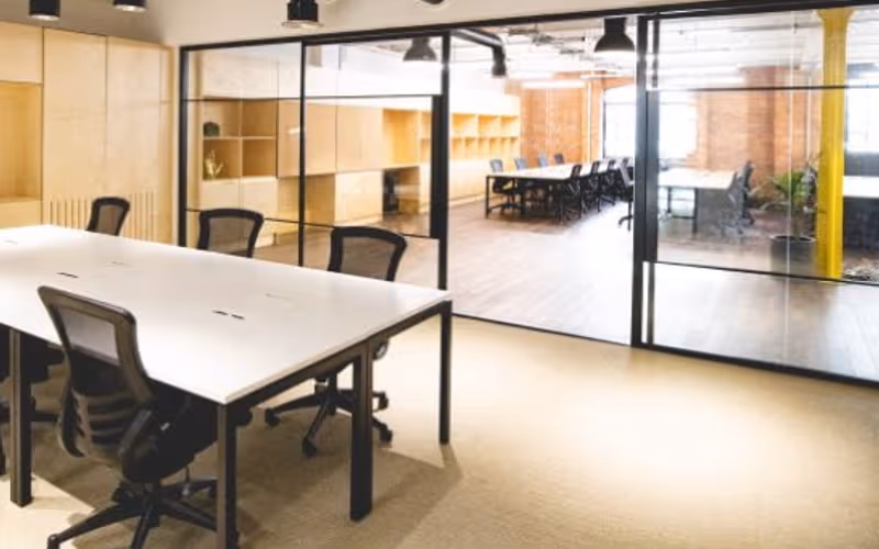 Lower Byrom St Liverpool Rd, Manchester, 30 DESKS Lower Byrom St Liverpool Rd, Manchester image 1