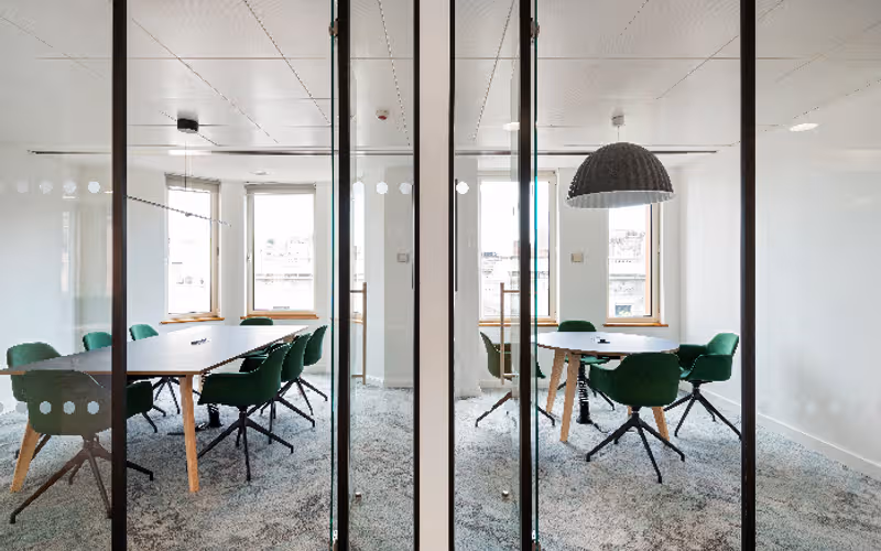 39 Charing Cross Road, London, 32 DESKS 39 Charing Cross Road, London image 1