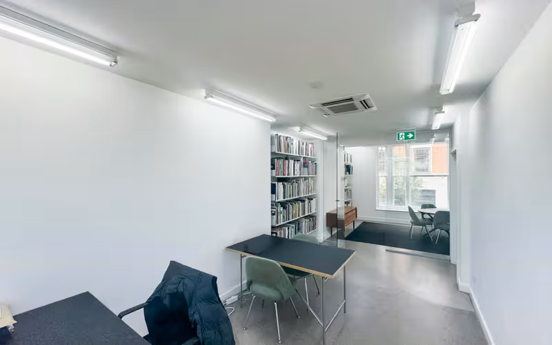 37 Eastcastle Street, Fitzrovia image 1