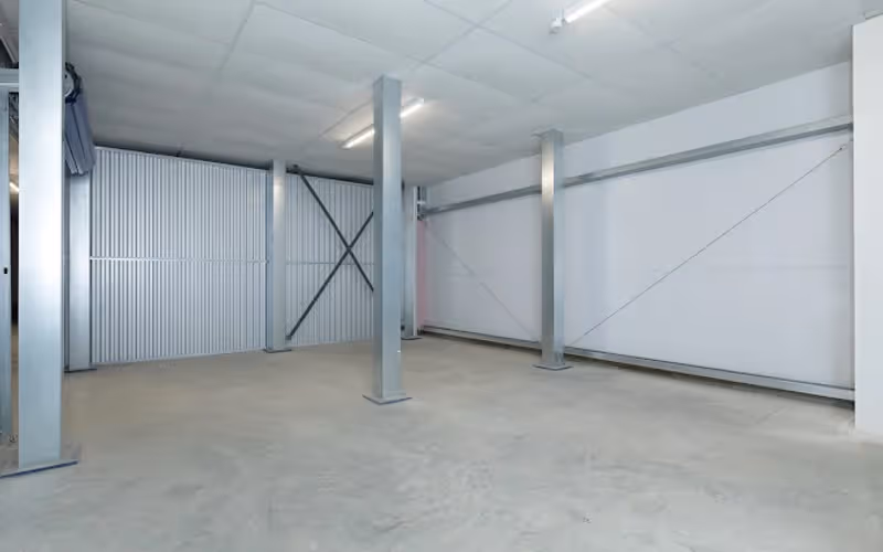 3 Stanton Way, London, 5 DESKS 3 Stanton Way, London image 1