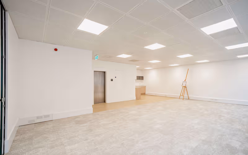 13 Saint Swithin's Lane, Greater London, 10 DESKS 13 Saint Swithin's Lane, Greater London image 1