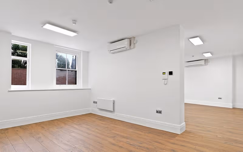 94 Kensington High Street, London, 18 DESKS 94 Kensington High Street, London image 1