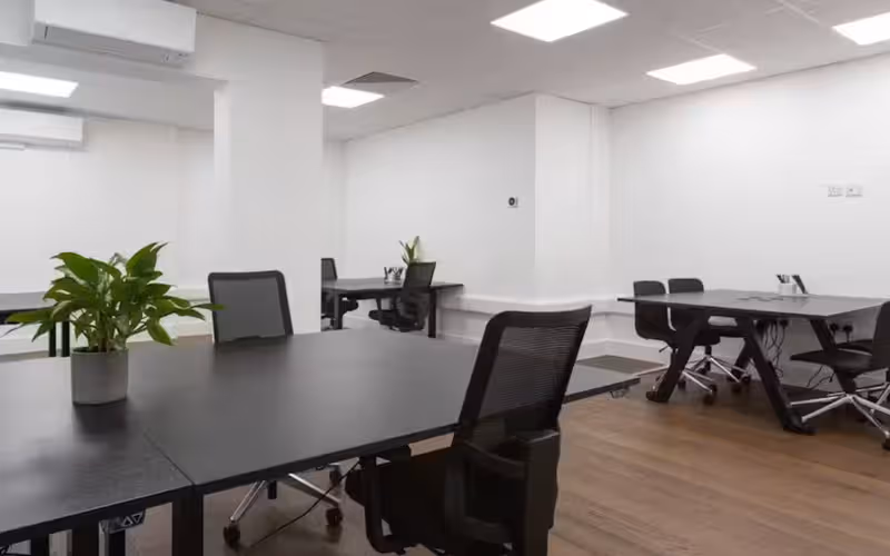 55 Park Lane, London, 40 DESKS 55 Park Lane, London image 1