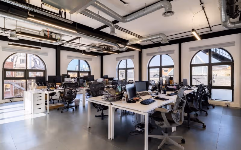 111 Charterhouse Street, London, 14 DESKS 111 Charterhouse Street, London image 1