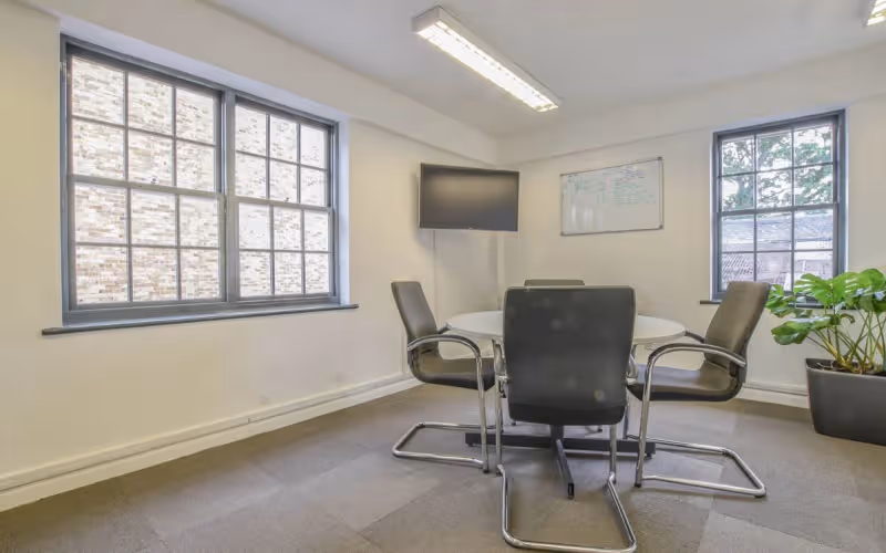 4 Fore Street, Hertfordshire, 10 DESKS 4 Fore Street, Hertfordshire image 1