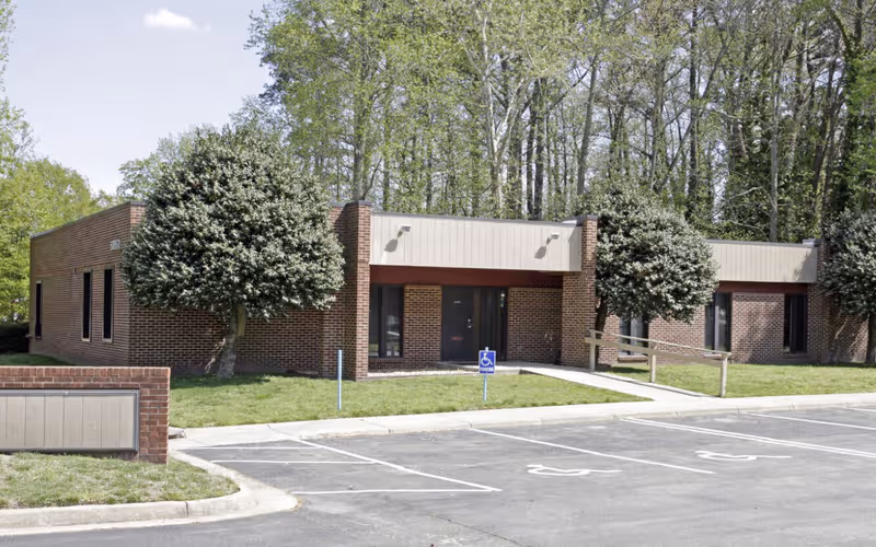5857 Trucker St, Portsmouth, 2 DESKS 5857 Trucker St, Portsmouth image 1