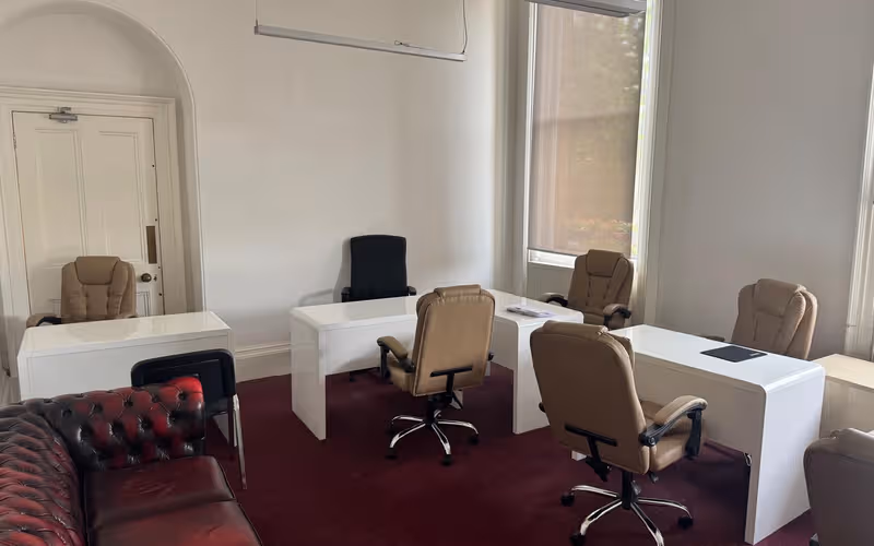 129 Mile End Road, London image 1