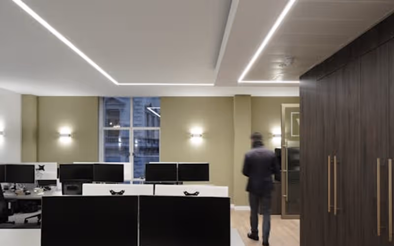 30 St James's Square, London image 1