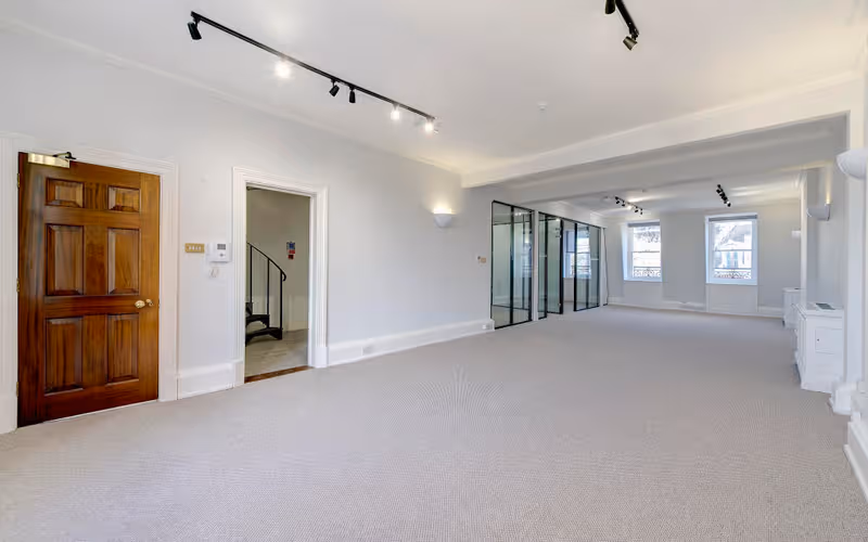26 Grosvenor Gardens, London image 1