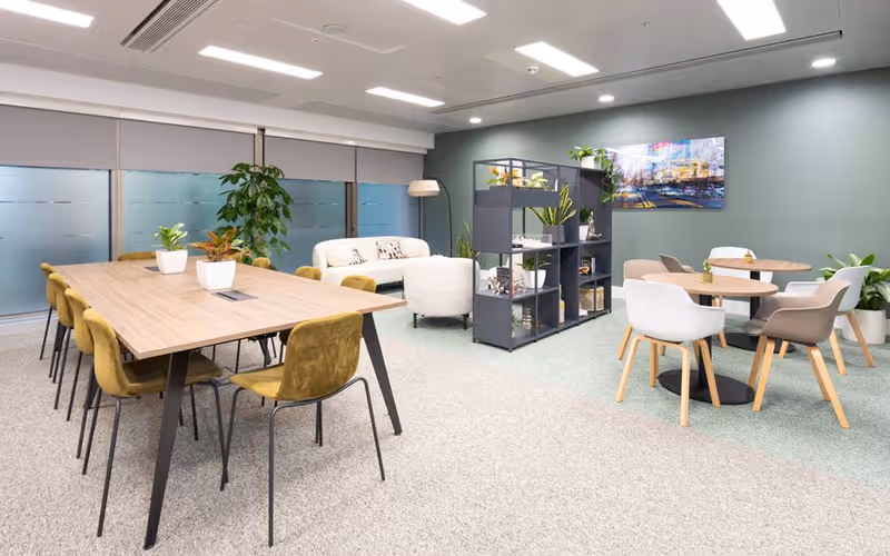 10 Whitechapel High St, London, 50 DESKS 10 Whitechapel High St, London image 1