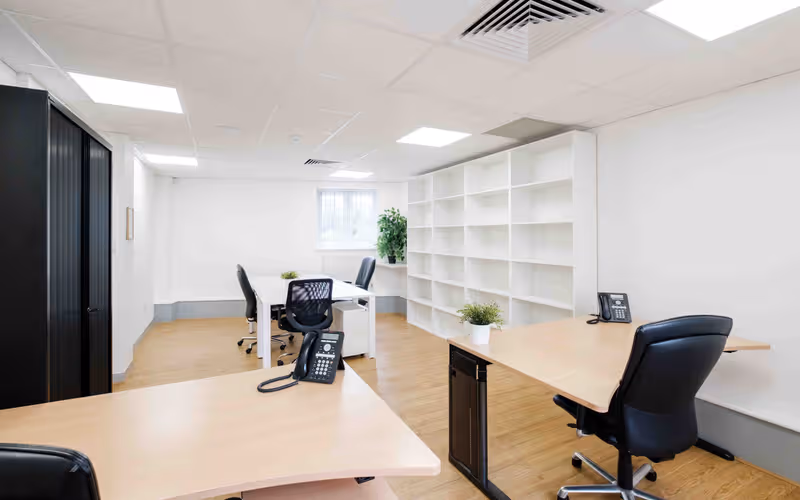 120 Bunns Lane, Greater London, 26 DESKS 120 Bunns Lane, Greater London image 1