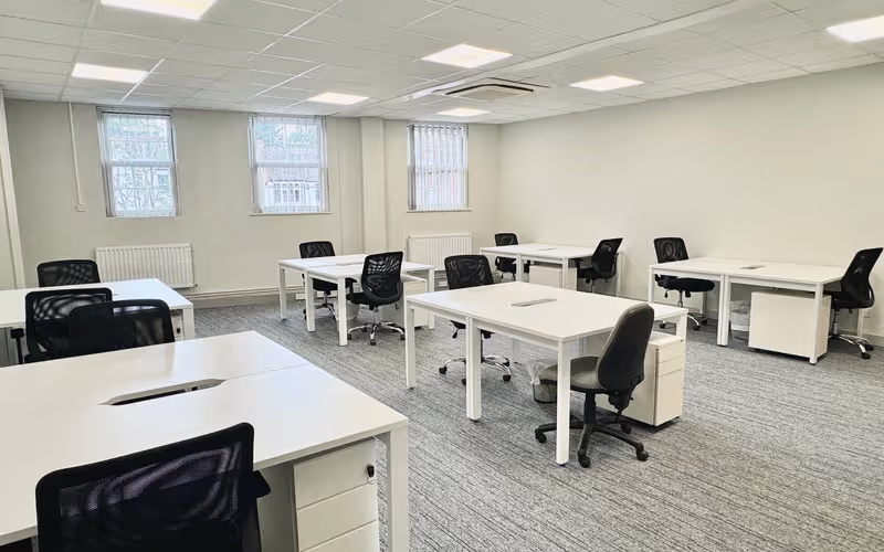137-139 Brent Street, Hendon, 13 DESKS 137-139 Brent Street, Hendon image 1