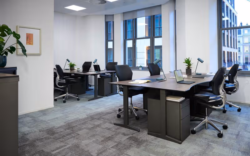 14 Bolton Street, Greater London, 15 DESKS 14 Bolton Street, Greater London image 1