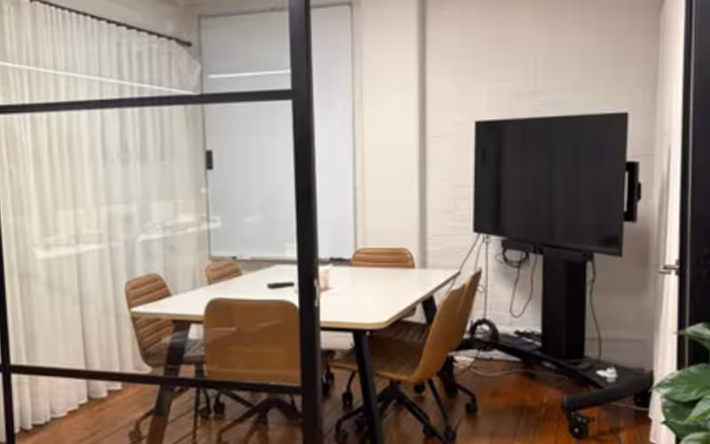 104 Commonwealth Street, Surry Hills, 6 DESKS 104 Commonwealth Street, Surry Hills image 1