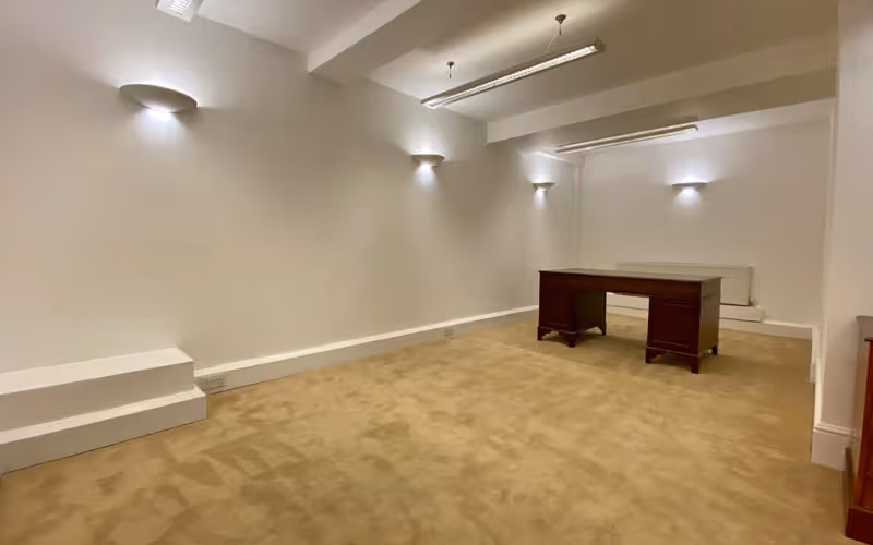 24 Grosvenor Gardens, Victoria, 20 DESKS 24 Grosvenor Gardens, Victoria image 1