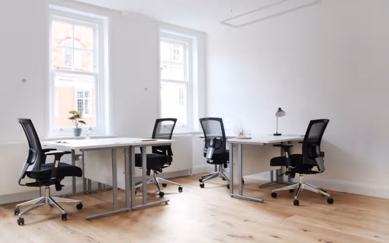 5 Margaret Street, Greater London, 10 DESKS 5 Margaret Street, Greater London image 1