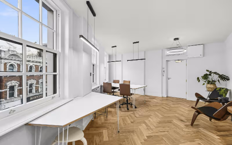 26 Mortimer Street, London image 1