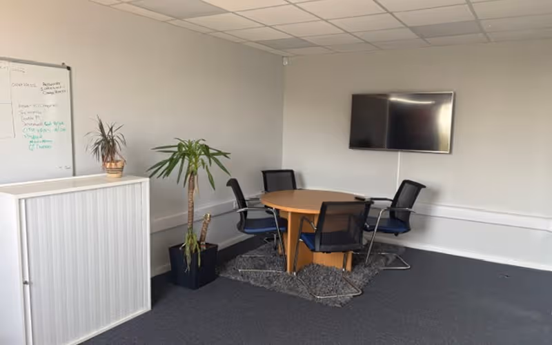 Great Bridge Street Swan Village, West Bromwich, 6 DESKS Great Bridge Street Swan Village, West Bromwich image 1