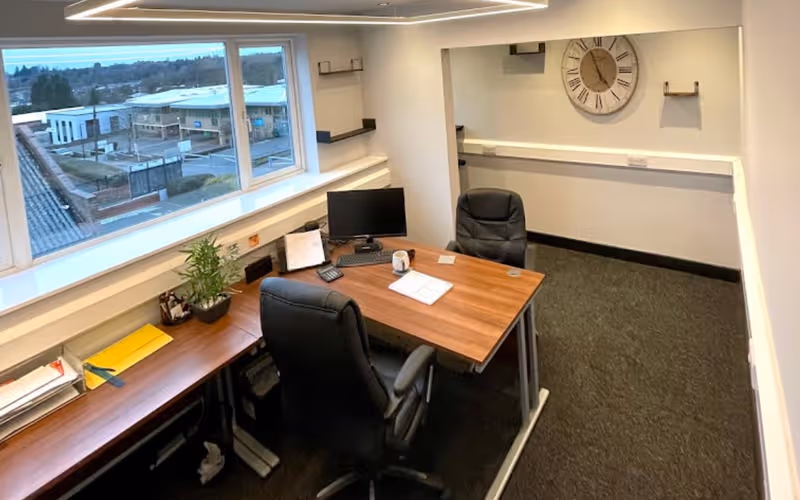 21 Reddicap Trading Estate, Sutton Coldfield, 2 DESKS 21 Reddicap Trading Estate, Sutton Coldfield image 1