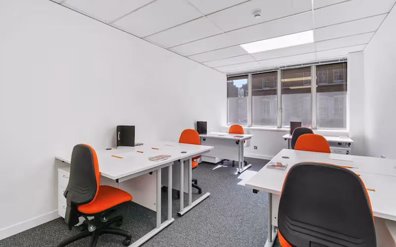 168 Fulham Road, Greater London, 35 DESKS 168 Fulham Road, Greater London image 1