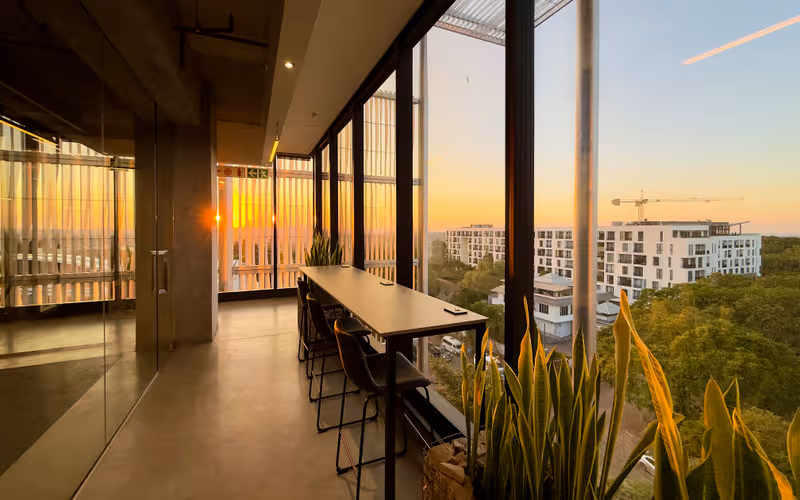 30 Jellicoe Avenue Rosebank, Johannesburg, 6 DESKS 30 Jellicoe Avenue Rosebank, Johannesburg image 1