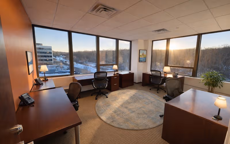 600 Mamaroneck Avenue, Harrison, 6 DESKS 600 Mamaroneck Avenue, Harrison image 1