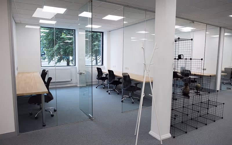 Moulders Lane, Warrington, 14 DESKS Moulders Lane, Warrington image 1