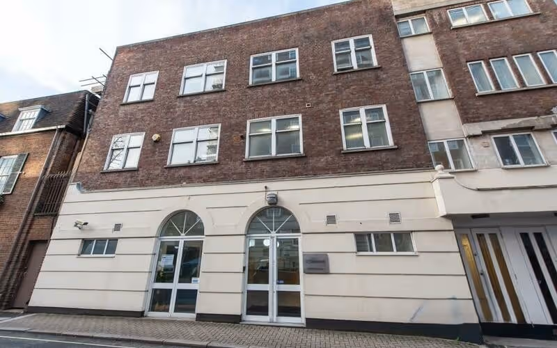 22-25 Portman Close, Greater London, 36 DESKS 22-25 Portman Close, Greater London image 1