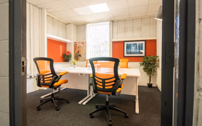 Hawksworth Southmead Industrial Park, Oxon, 9 DESKS Hawksworth Southmead Industrial Park, Oxon image 1