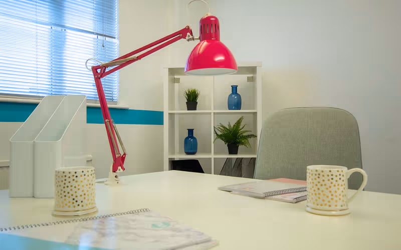 4-6 Wadsworth Road, Middelsex, 22 DESKS 4-6 Wadsworth Road, Middelsex image 1