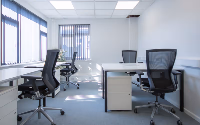 351 Rainham Rd S, Dagenham, 12 DESKS 351 Rainham Rd S, Dagenham image 1
