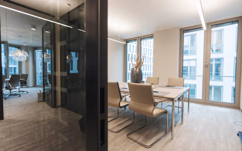 14 Kurfürstendamm, Berlin, 5 DESKS 14 Kurfürstendamm, Berlin image 1